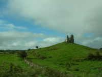 Random ruin on way to cliffs.jpg
